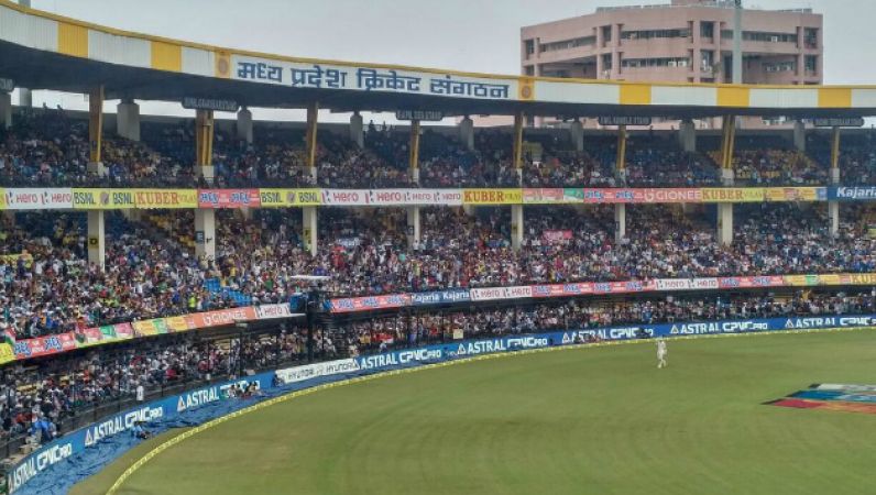 Holkar Stadium Match Schedule, Tickets, Timings, Pitch Report for IPL 14